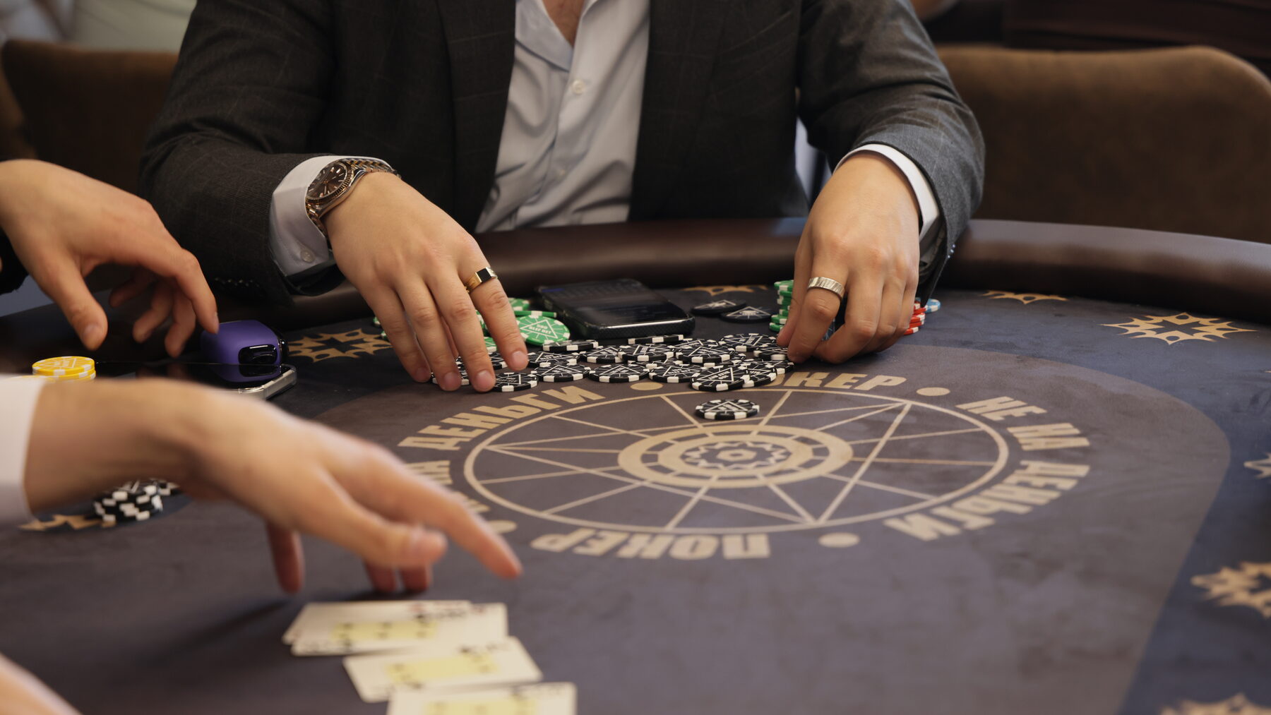 Покерный стол в BLEF BET